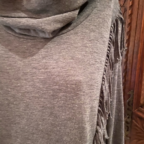 SHE AND SKY PULLOVER TOP - Picture 7 of 8